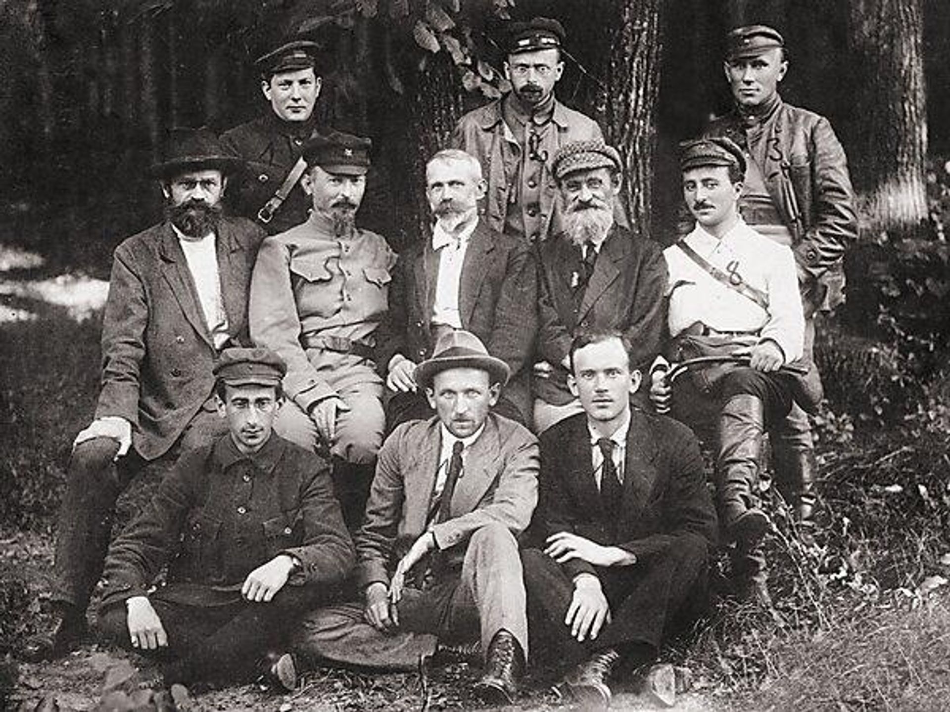 Польревком (временное правительство Социалистической Польши, 1920 год). Во втором ряду: второй - Феликс Дзержинский, третий - Юлиан Мархлевский, четвёртый - Феликс Кон Польревком (временное правительство Социалистической Польши, 1920 год). Во втором ряду: второй - Феликс Дзержинский, третий - Юлиан Мархлевский, четвёртый - Феликс Кон - РИА Новости, 1920, 14.05.2026