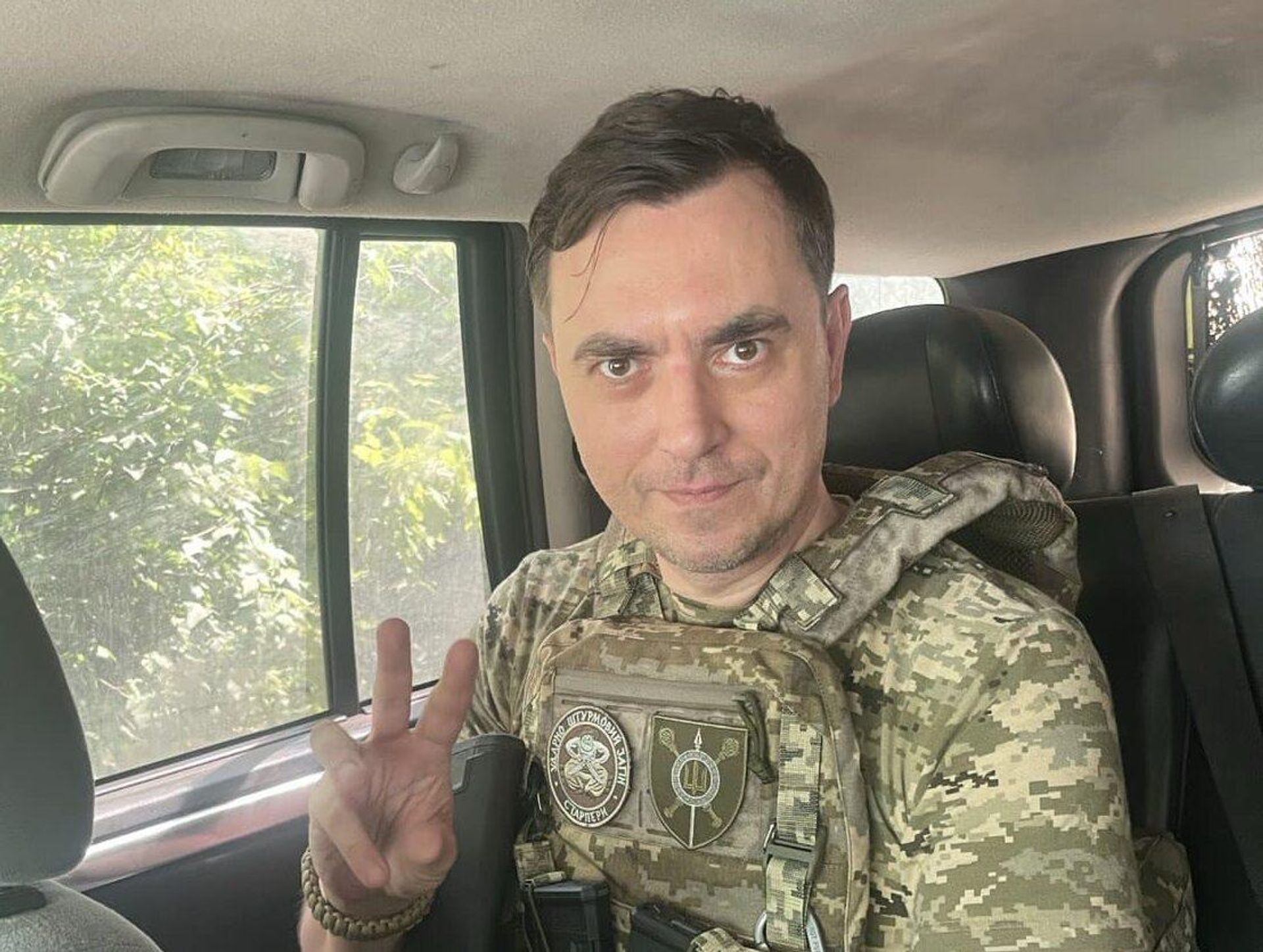 Порохобот* и экс-министр Омелян получил подозрение за уклонение от службы Порохобот* и экс-министр Омелян получил подозрение за уклонение от службы - РИА Новости, 1920, 14.05.2026