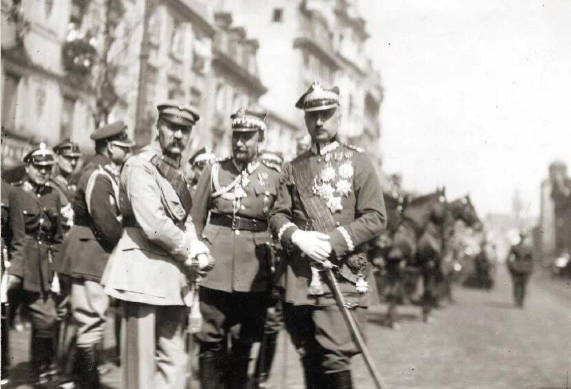Юзеф Пилсудский, Тадеуш Розвадовский и Казимеж Соснковский, 1923 год Юзеф Пилсудский, Тадеуш Розвадовский и Казимеж Соснковский, 1923 год - РИА Новости, 1920, 15.05.2026