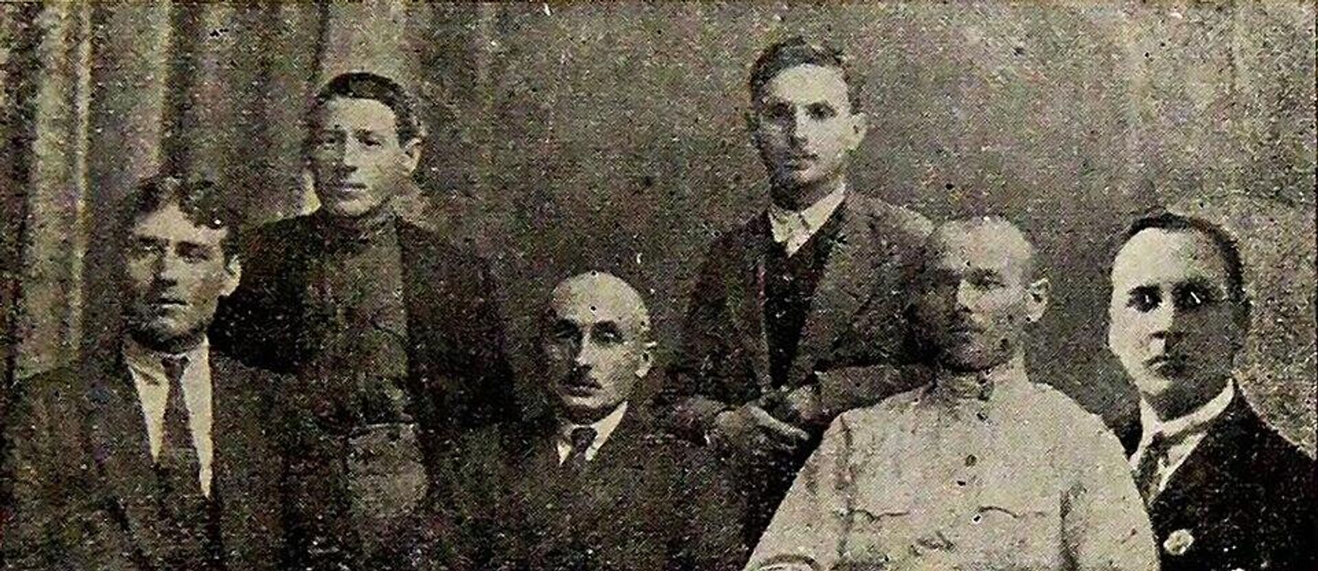 Временное рабоче-крестьянское правительство Бессарабской ССР. В центре - Иван Криворуков Временное рабоче-крестьянское правительство Бессарабской ССР. В центре - Иван Криворуков - РИА Новости, 1920, 19.05.2026