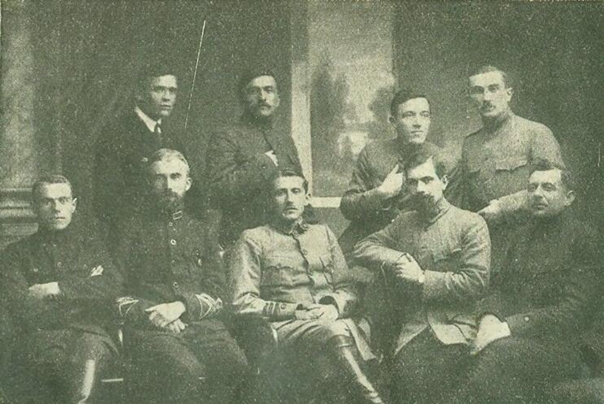 Штаб Сечевых Стрельцов в 1920 году. В первом ряду второй слева - Андрей Мельник, третий - Евгений Коновалец Штаб Сечевых Стрельцов в 1920 году. В первом ряду второй слева - Андрей Мельник, третий - Евгений Коновалец - РИА Новости, 1920, 12.06.2026