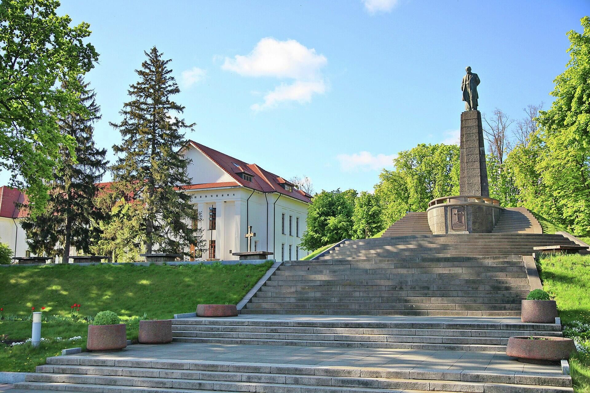 Могила и памятник Т.Г. Шевченко в Каневе - РИА Новости, 1920, 07.06.2026