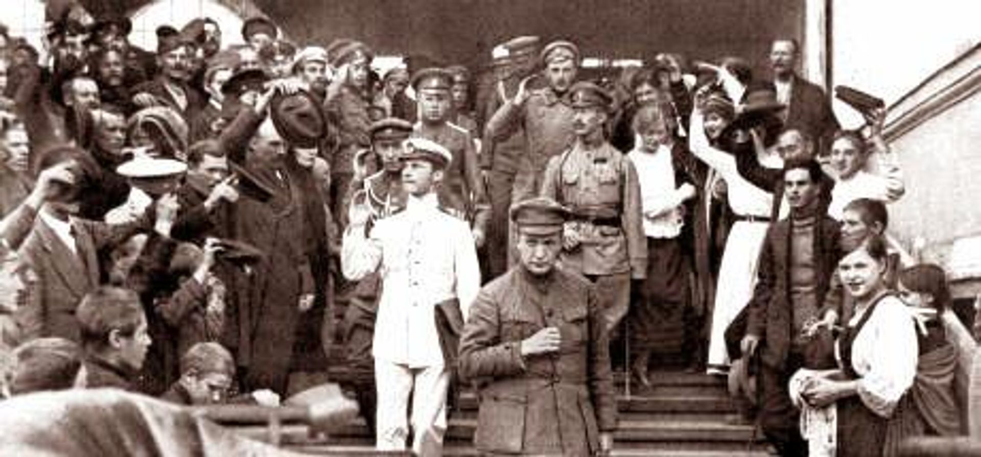 Участники Государственного совещания. Москва, август 1917 года. На переднем плане - А.Ф. Керенский Участники Государственного совещания. Москва, август 1917 года. На переднем плане - А.Ф. Керенский - РИА Новости, 1920, 11.06.2026