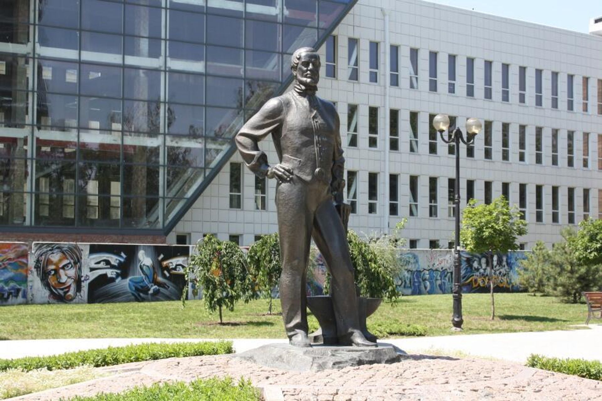 Памятник Джону Юзу в Донецке - РИА Новости, 1920, 23.06.2026