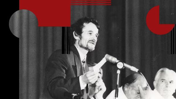 М. Джемилев на заседании Курултая в 1991 году