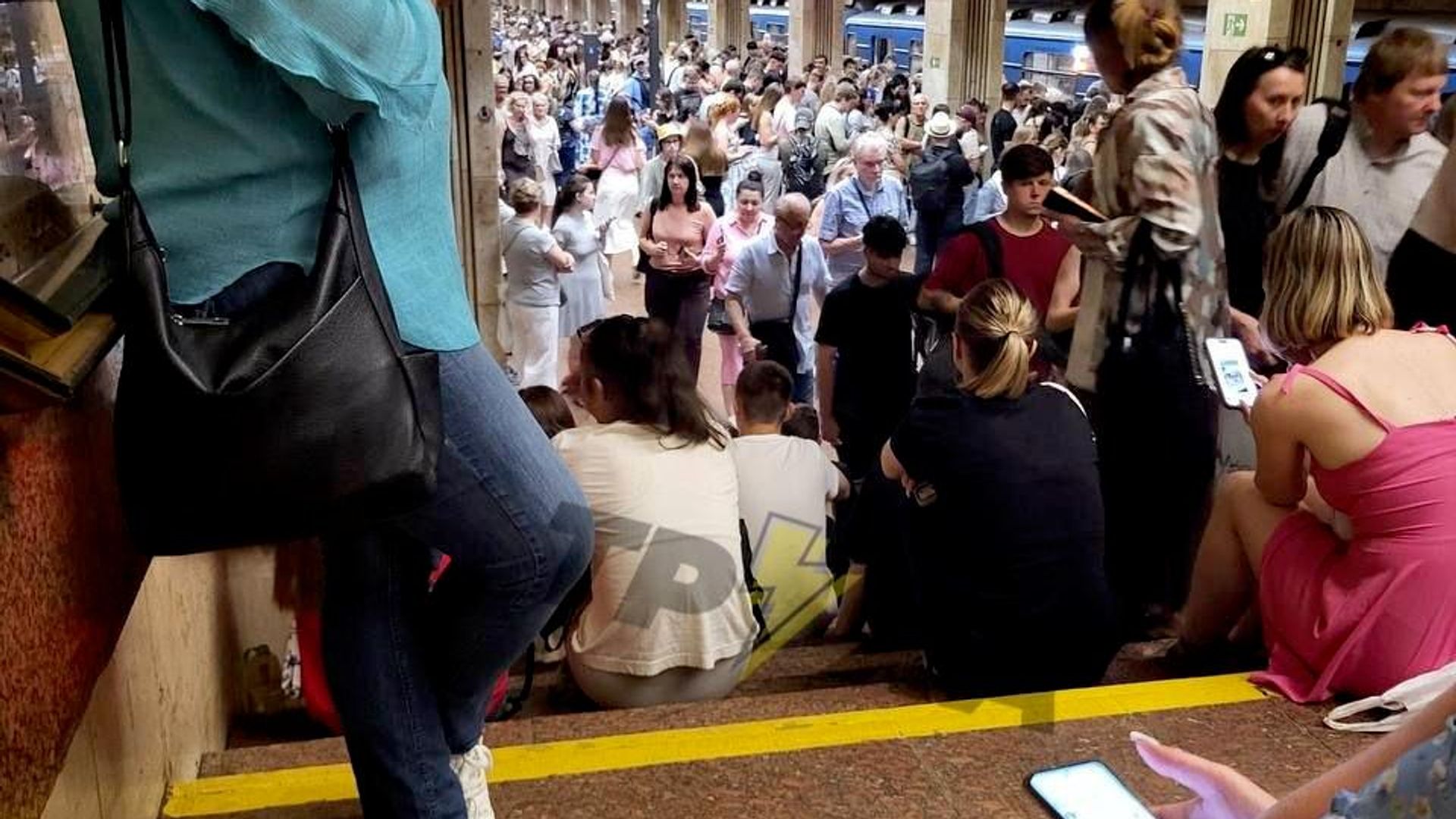 Обстановка в Киевском метро на фоне воздушной тревоги Обстановка в Киевском метро на фоне воздушной тревоги - РИА Новости, 1920, 01.07.2026