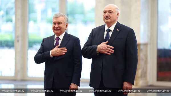 Лукашенко провел переговоры с президентом Республики Узбекистан Шавкатом Мирзиёевым