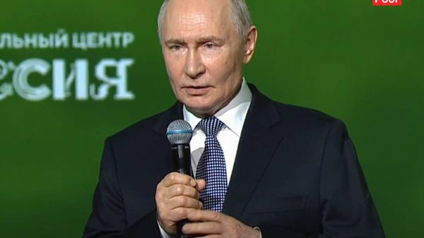Путин принимает участие в работе форума Народного фронта Все для Победы