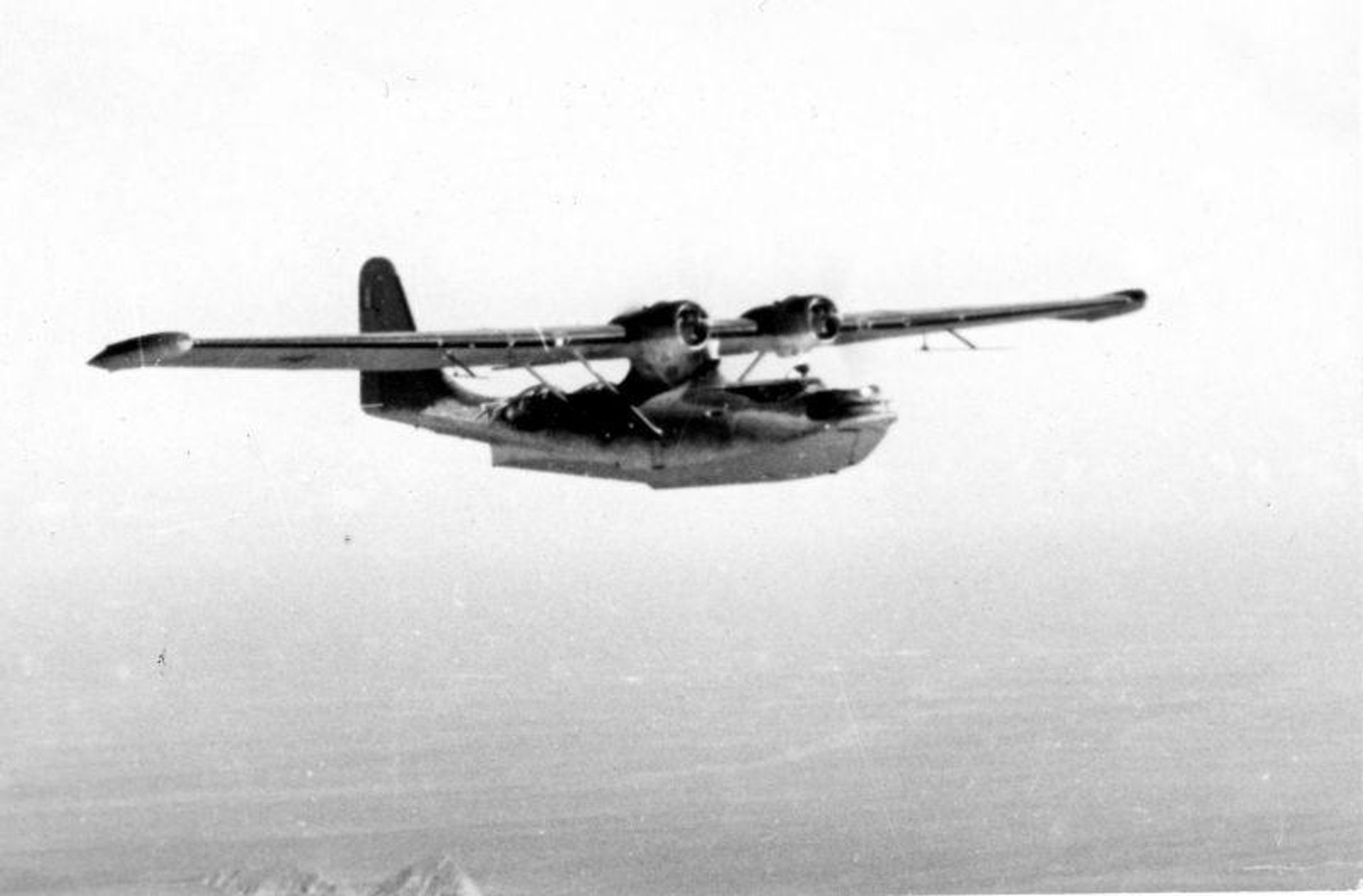 Советская летающая лодка PBN-1 Каталина в полете к порту Дальний, август 1945 года - РИА Новости, 1920, 19.07.2026