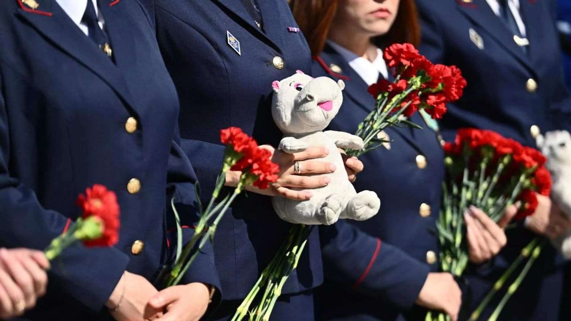 ‼ В Донецке запустили 300 белых шаров в память о погибших детях Донбасса ‼ В Донецке запустили 300 белых шаров в память о погибших детях Донбасса - РИА Новости, 1920, 27.07.2026