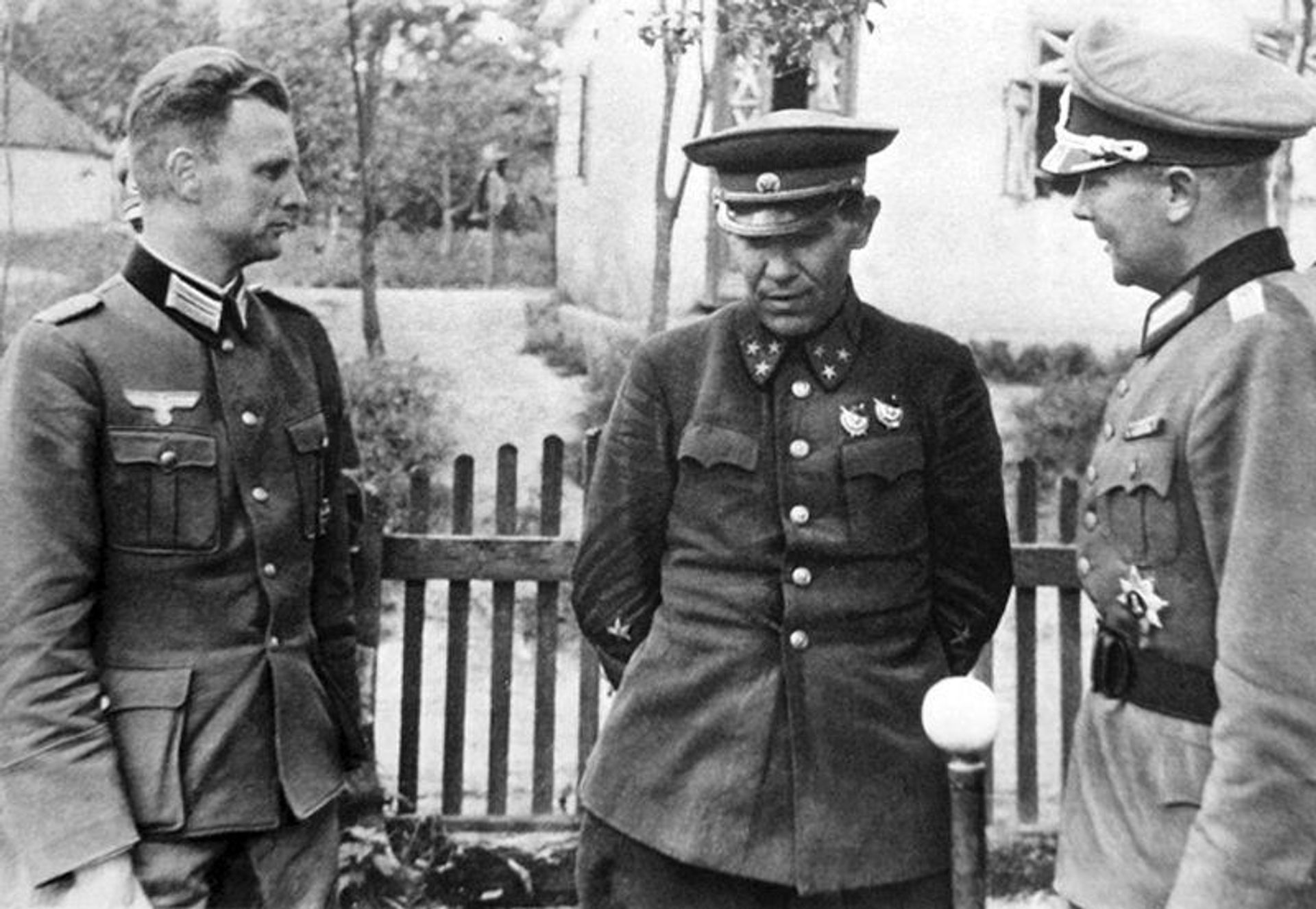 Командующий 6-й армией генерал-лейтенант Иван Музыченко в плену - РИА Новости, 1920, 03.08.2026