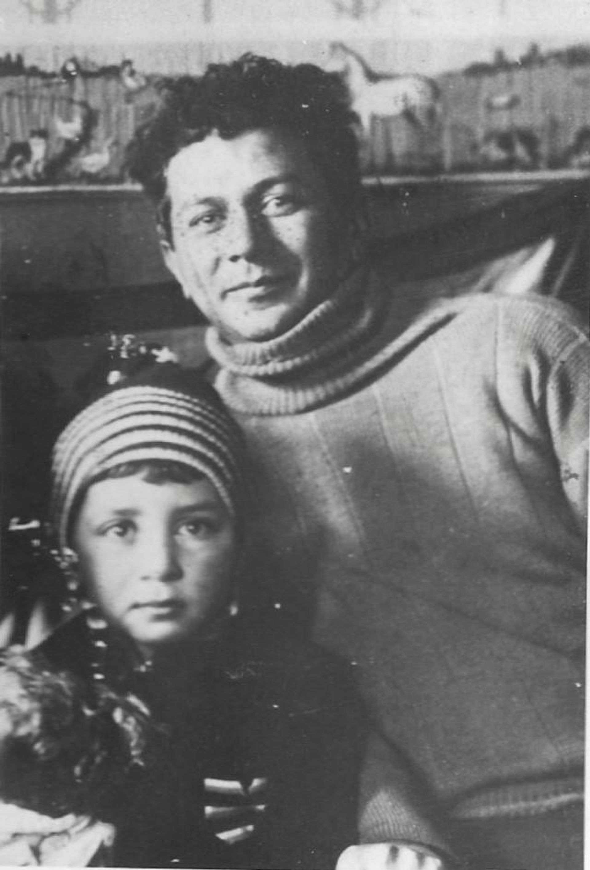 Павел Миф с сыном Ниагаром, 1936 год - РИА Новости, 1920, 05.08.2026