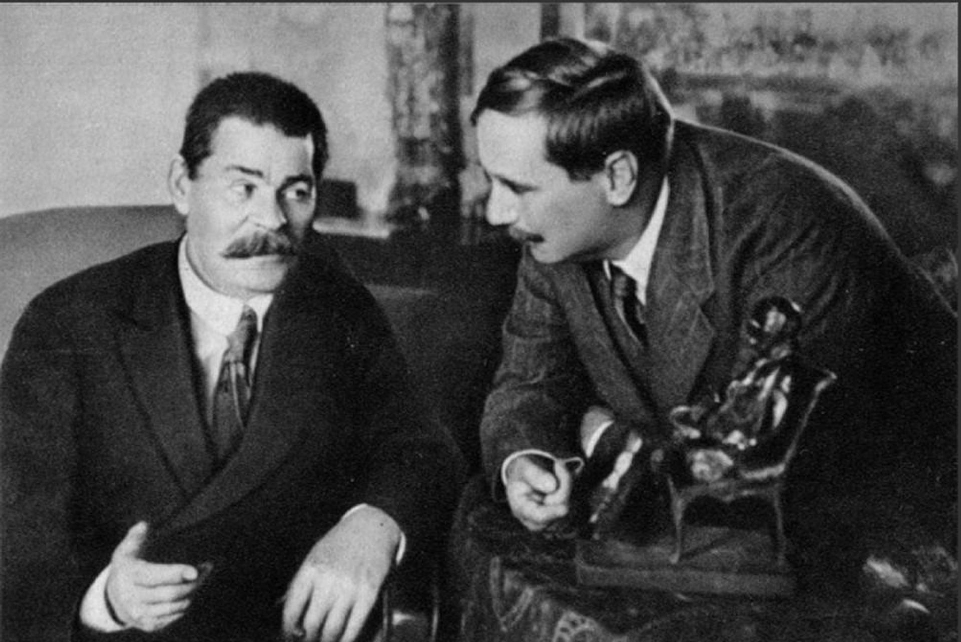 Максим Горький и Герберт Уэллс, 1920 год - РИА Новости, 1920, 09.08.2026