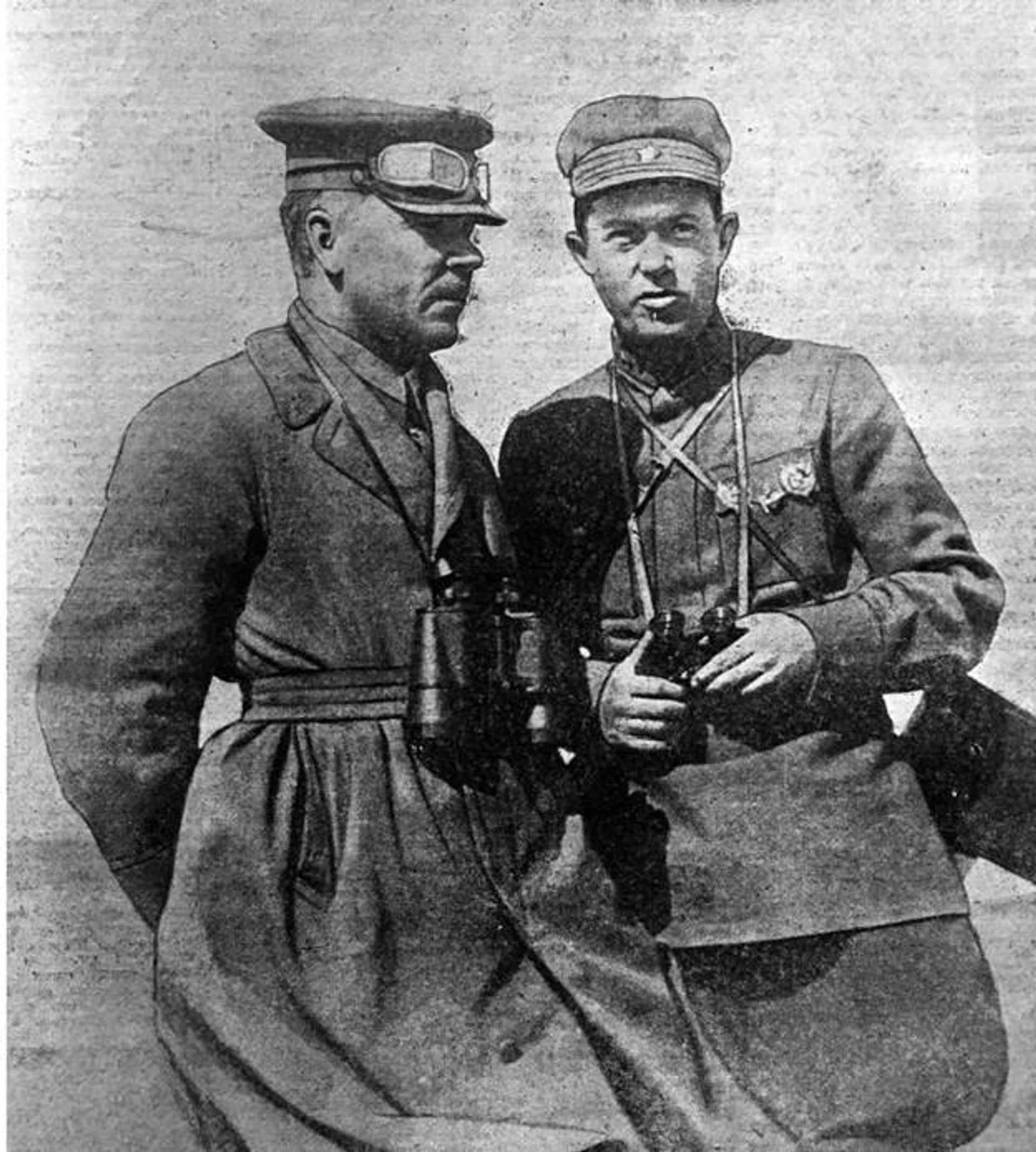 Климент Ворошилов и Иона Якир на учениях в районе Одессы, 1927 год Климент Ворошилов и Иона Якир на учениях в районе Одессы, 1927 год - РИА Новости, 1920, 10.08.2026