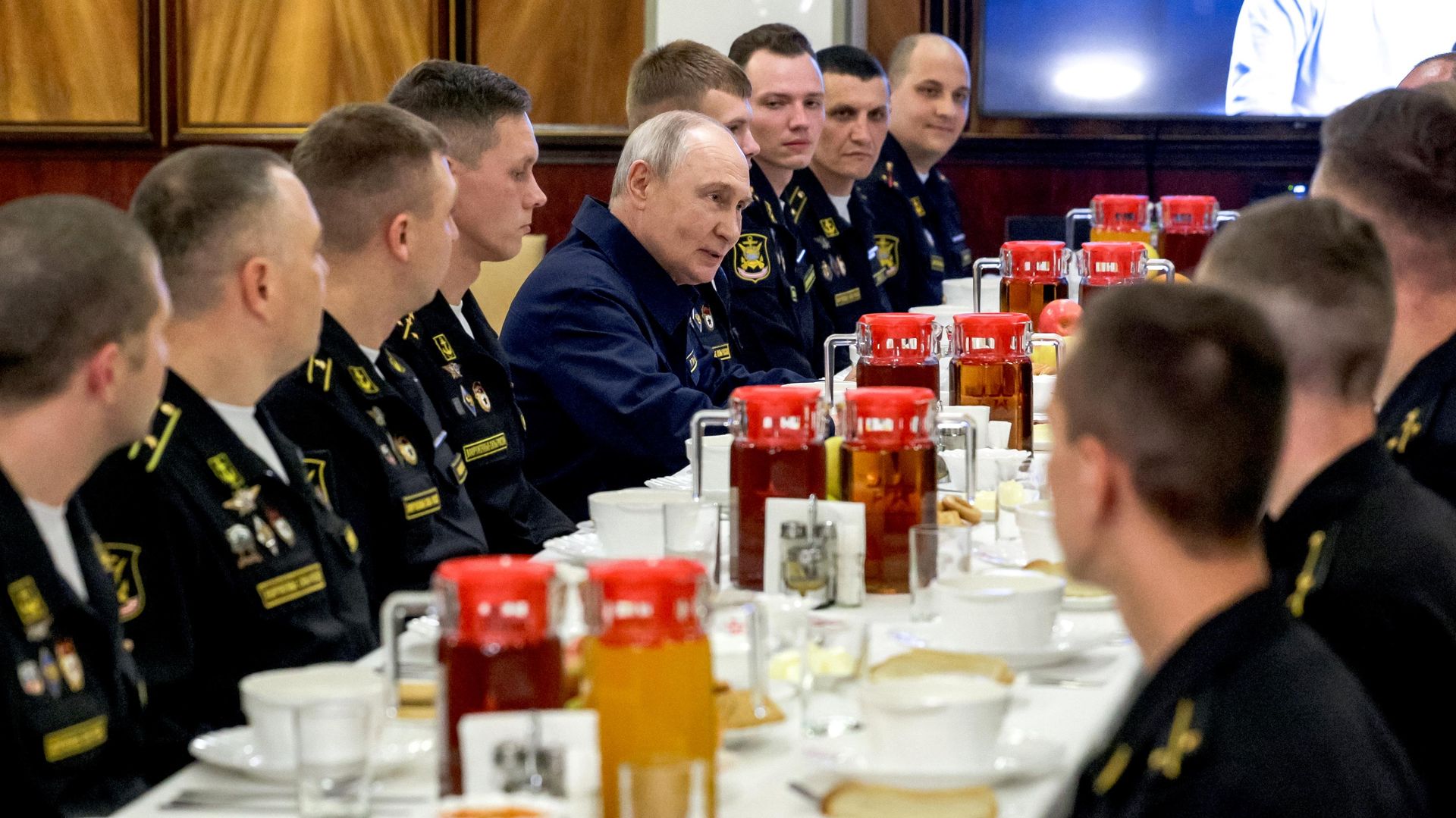 Рабочая поездка президента Владимира Путина в Сахалинскую область - РИА Новости, 1920, 13.08.2026
