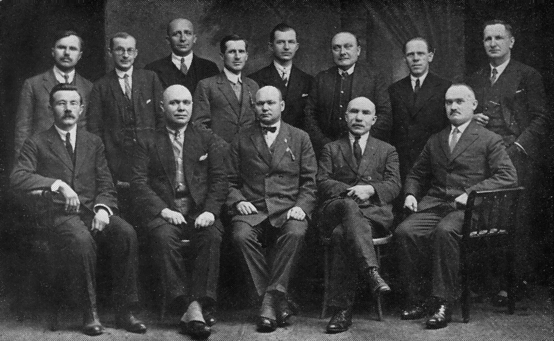 Исаак Мазепа (первый слева) на конференции УСДРП в Чехословакии, 1926 год - РИА Новости, 1920, 13.08.2026