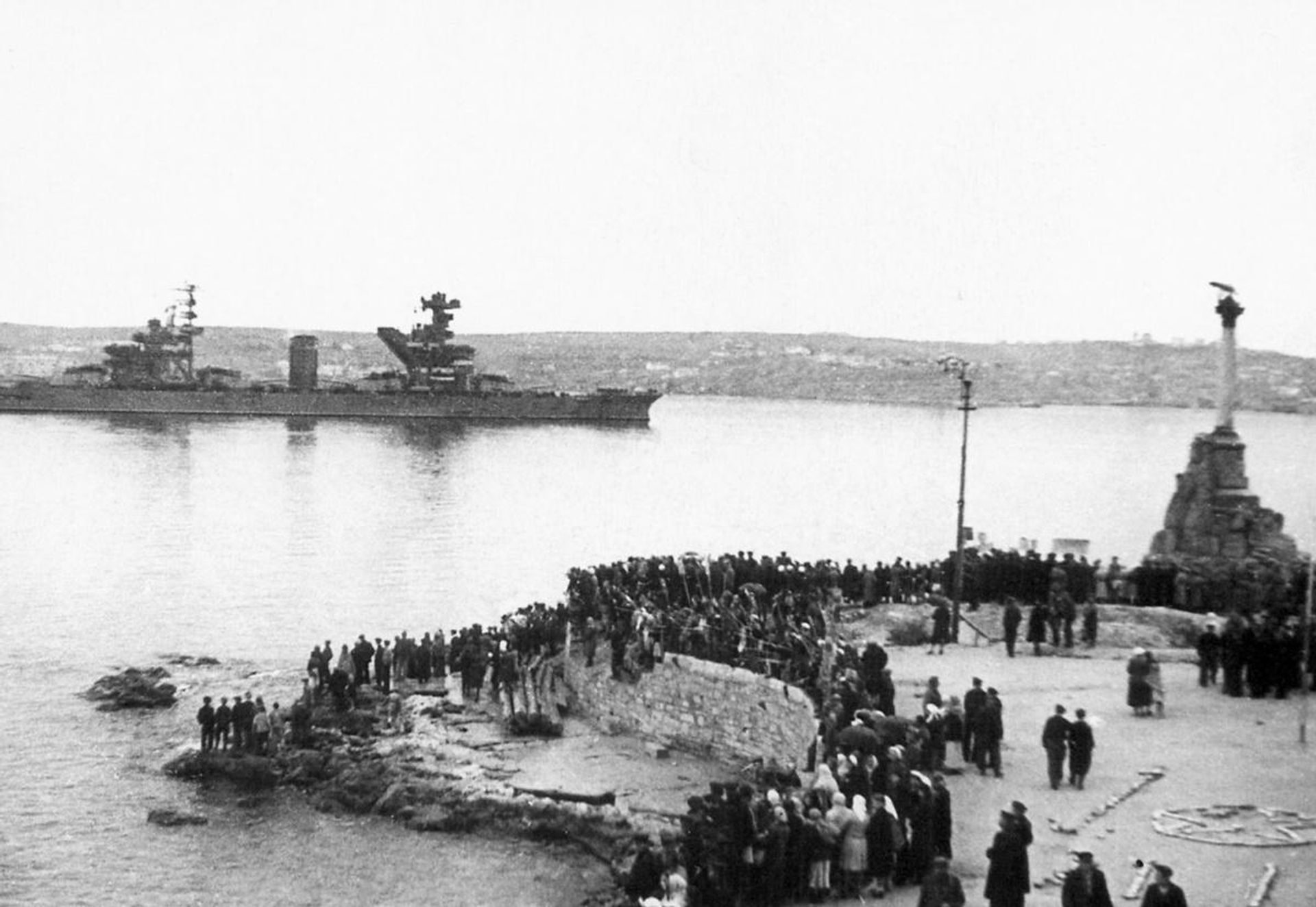 Линкор Севастополь возвращается в Севастополь, 5 ноября 1944 года - РИА Новости, 1920, 16.08.2026