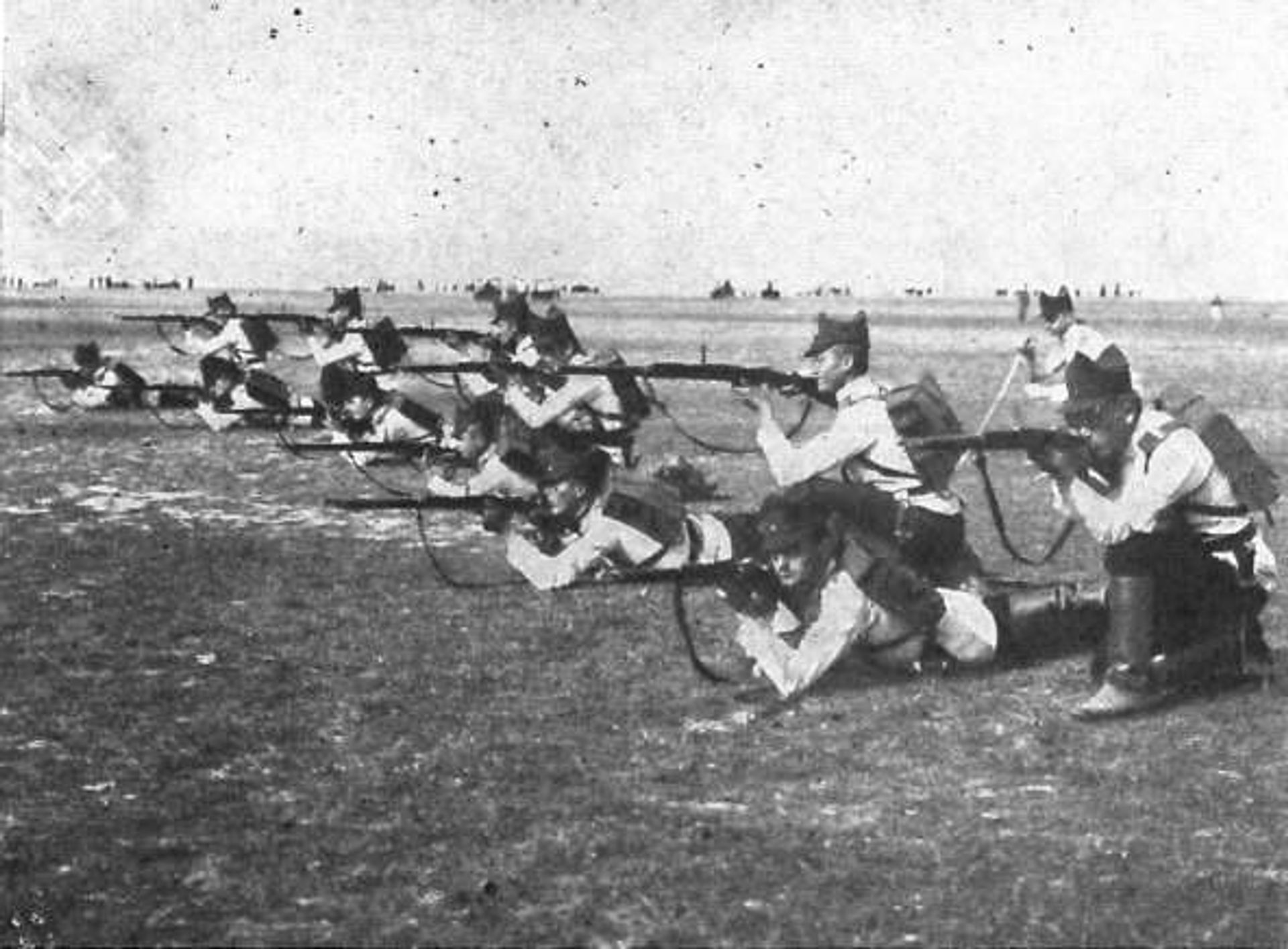 Румынские солдаты на учениях, период Первой Мировой войны - РИА Новости, 1920, 31.08.2026