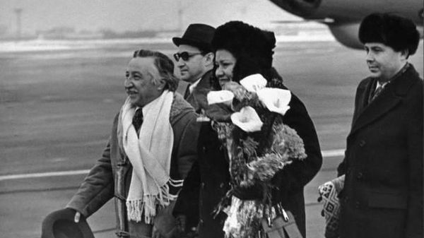 Луис Корволан с женой в Москве после обмена, 27 декабря 1976 года