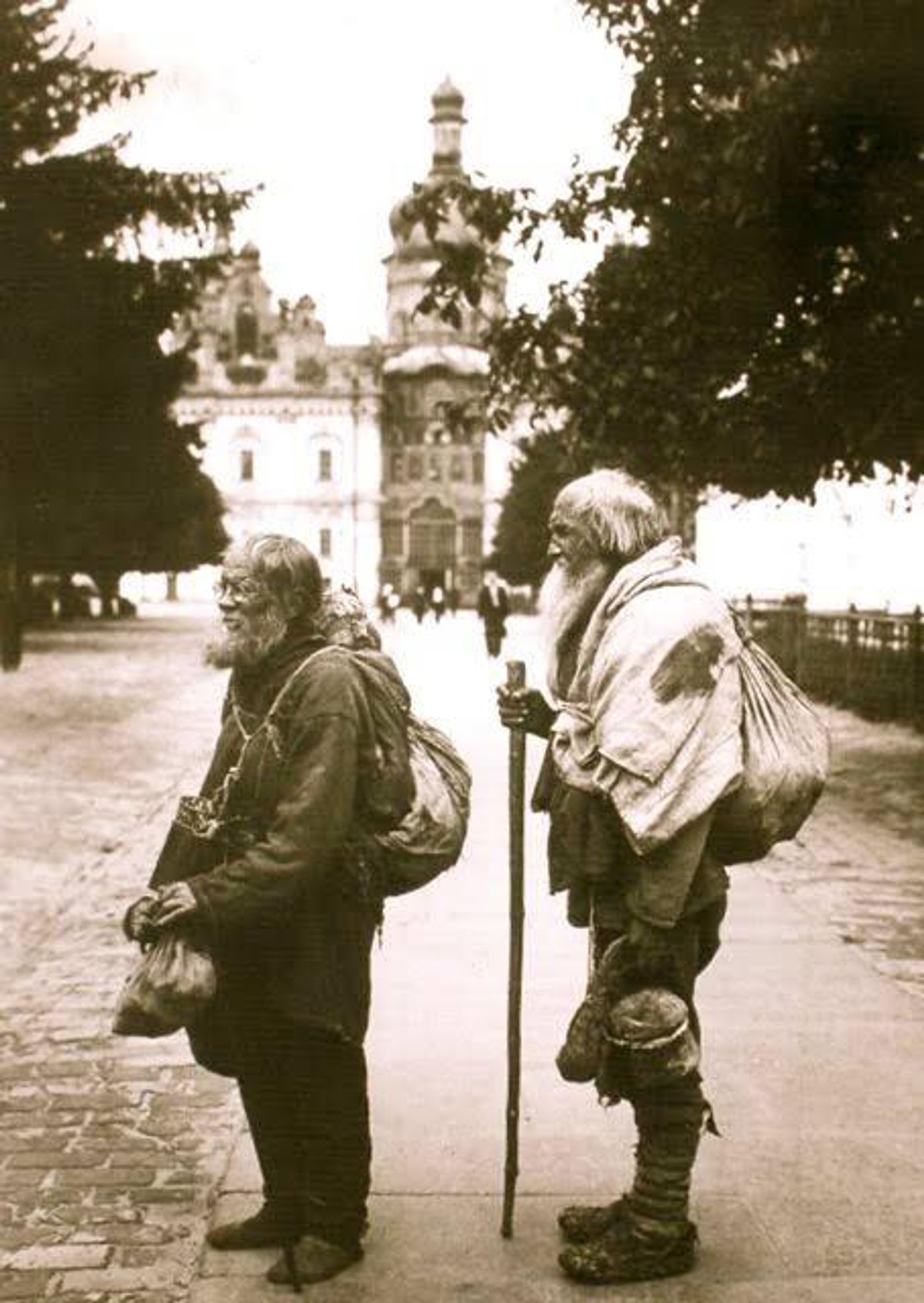 Паломники в Киеве-Печерской Лавре. Конец XIX или начало XX века. - РИА Новости, 1920, 28.09.2026