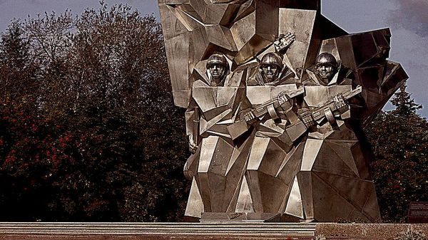 Памятник Подольским курсантам в Подольске Московской области