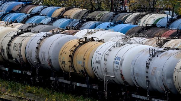 "На свой страх и риск": Конгресс шантажирует компании, которые везут дизель из РФ