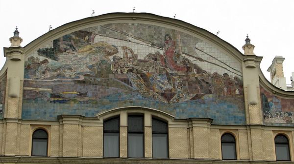 Михаил Врубель Принцесса Грёза, 1899-1903 годы. Майоликовое панно на фасаде гостиницы Метрополь в Москве