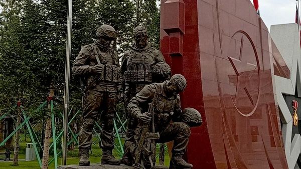 Фрагмент памятника участникам ЗВО в Пхеньяне