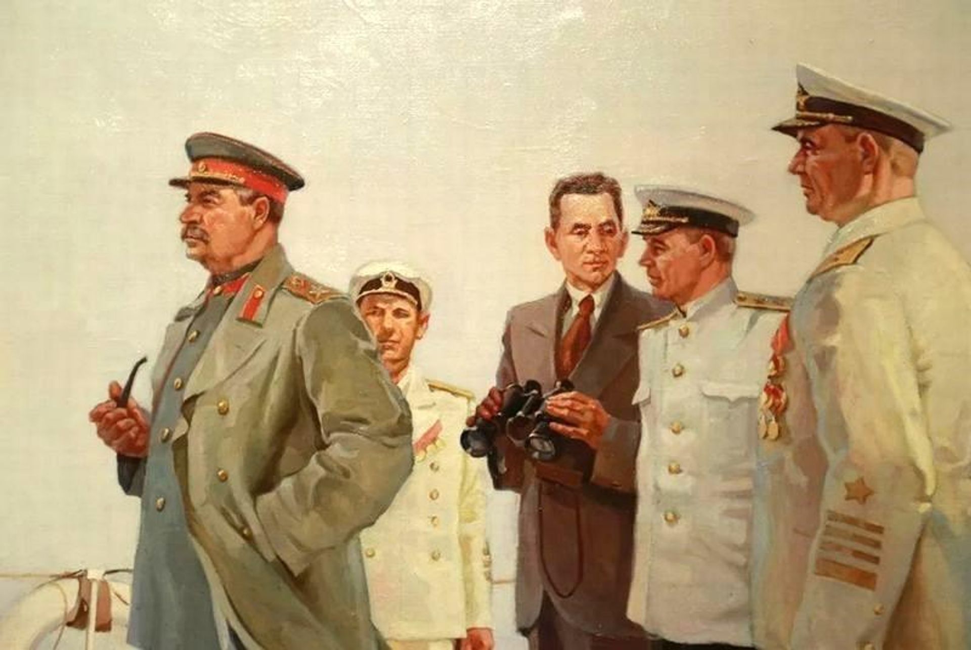 Виктор Пузырьков И.В. Сталин на крейсере Молотов, 1950 год (фрагмент). Третий слева - Алексей Косыгин, далее - командующий ЧФ Филипп Октябрьский и главком ВМФ Иван Юмашев Виктор Пузырьков И.В. Сталин на крейсере Молотов, 1950 год (фрагмент). Третий слева - Алексей Косыгин, далее - командующий ЧФ Филипп Октябрьский и главком ВМФ Иван Юмашев - РИА Новости, 1920, 14.10.2026