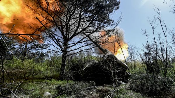 Работа артиллерии ВС РФ в зоне СВО на Ореховском направлении в Запорожской области Работа артиллерии ВС РФ в зоне СВО на Ореховском направлении в Запорожской области