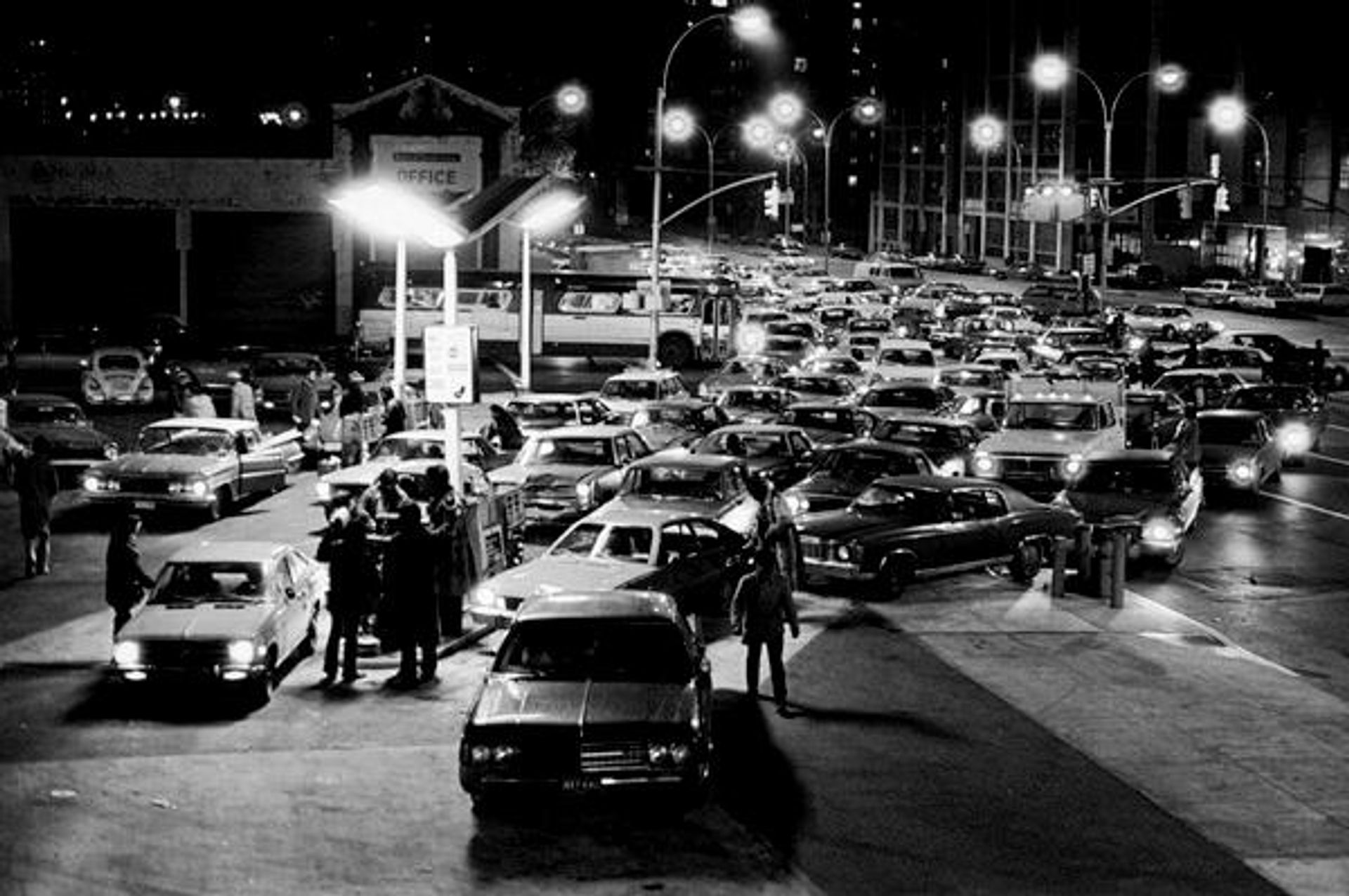Нефтяной кризис. Нью-Йорк, конец 1973 - начало 1974 года Нефтяной кризис. Нью-Йорк, конец 1973 - начало 1974 года - РИА Новости, 1920, 16.10.2026