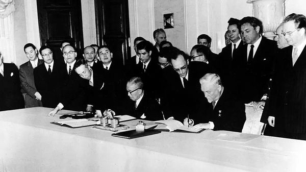 Подписание совместной Декларации СССР и Японии в Москве, 19 октября 1956 года Подписание совместной Декларации СССР и Японии в Москве, 19 октября 1956 года