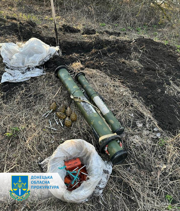 Содержимое схрона в Харьковской области