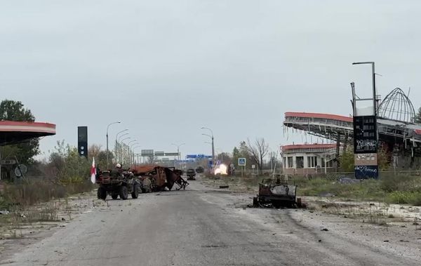 Российские саперы проводят разминирование в районе города Алешки Херсонской области