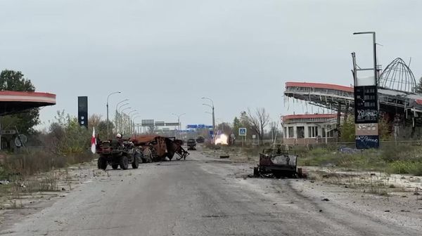 Российские саперы проводят разминирование в районе города Алешки Херсонской области