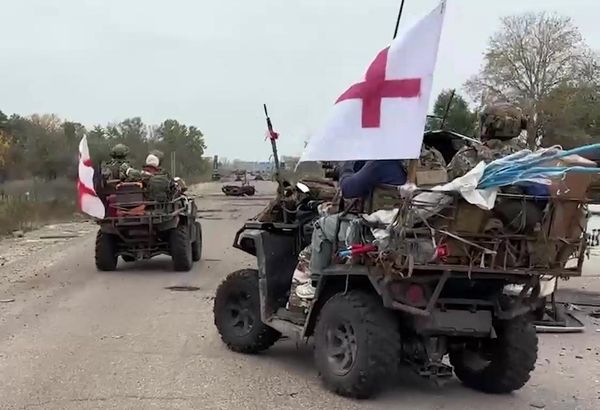 Российские саперы проводят разминирование в районе города Алешки Херсонской области