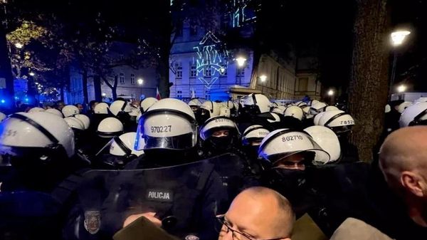 обстановка в Польше под Конституционным трибуналом (судом)