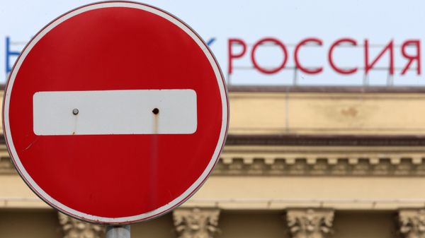 VISA и Mastercard перестали проводить операции банка Россия и СМП Банка