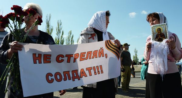 О.Царев доставил гуманитарную помощь в Славянск