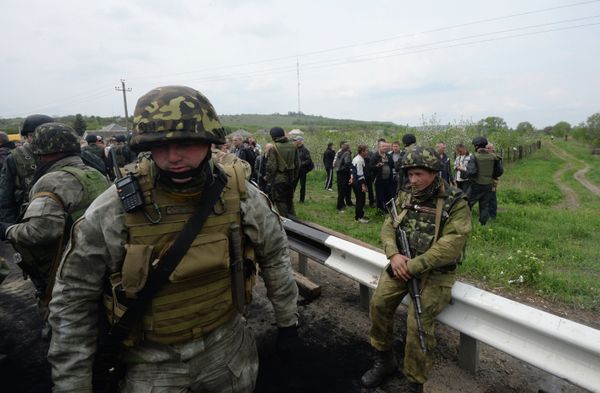 Украинские военные начали штурм города Славянска