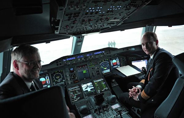 Прилет авиалайнера Lufthansa A380 в аэропорт Внуково