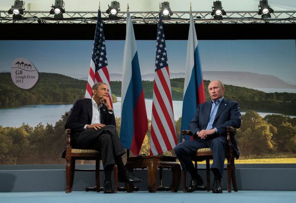 В.Путин встретился с Б.Обамой в рамках саммита G8 В.Путин встретился с Б.Обамой в рамках саммита G8