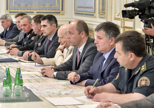 Президент Украины П.Порошенко провел совещание с руководителями силовых ведомств