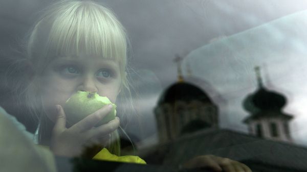 Отправка беженцев с детьми из Славянска в Россию