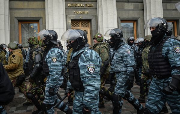 Пикет сторонников евроинтеграции Украины у здания Верховной Рады в Киеве
