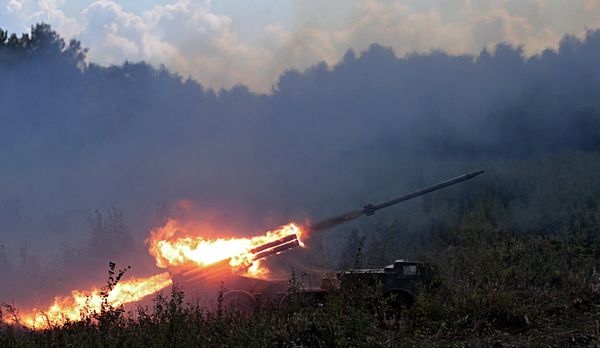 Тактические учения с боевой стрельбой артиллерийских частей и соединений Западного военного округа на Лужском военном полигоне в Ленинградской области