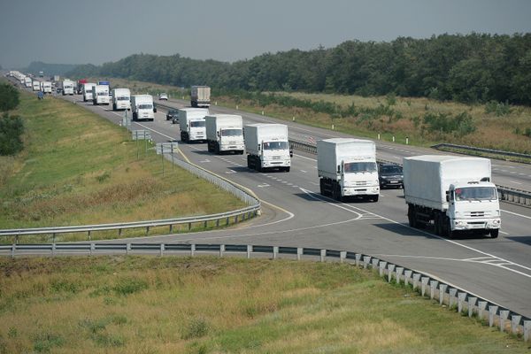 Конвой с российской гуманитарной помощью Украине продолжает движение