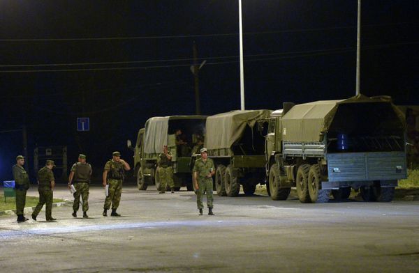 Передача военных украинской стороне на пункте пропуска Весело-Вознесенка