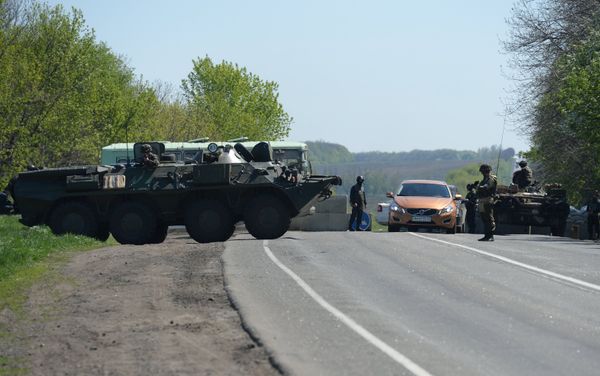 Блокпост украинской армии в окрестностях Славянска Блокпост украинской армии в окрестностях Славянска