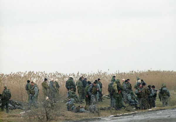 Подготовка к штурму села Первомайское, где укрепились боевики
